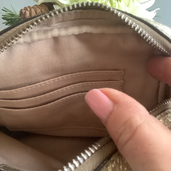 Banana Republic distressed gold crossbody bag - Picture 3 of 4